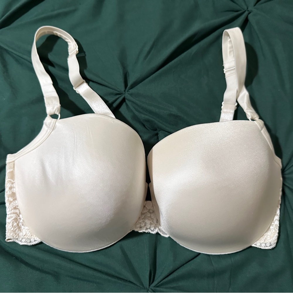 Cacique Cream Lace Bra